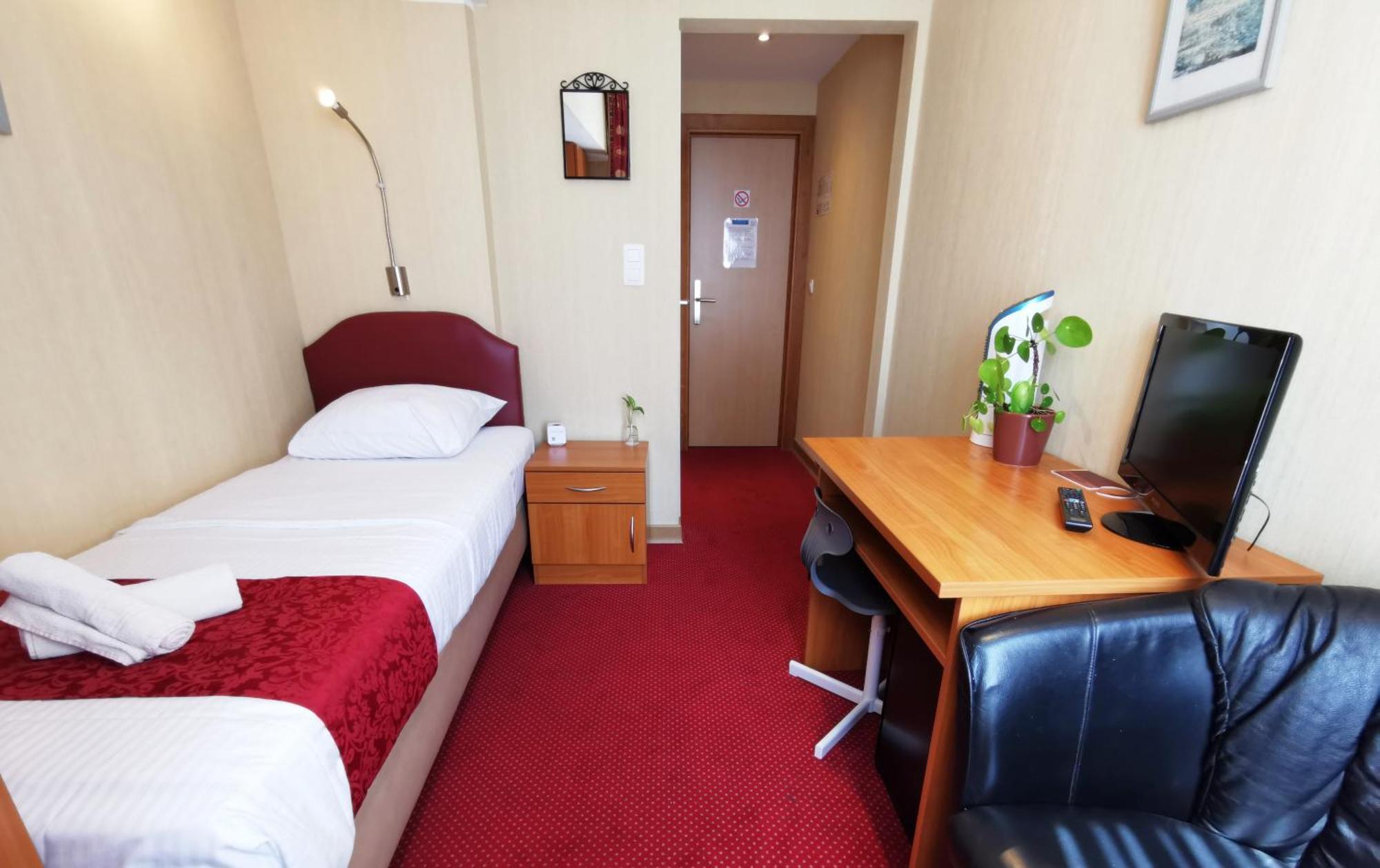 Hotel Cardiff Остенде Номер фото